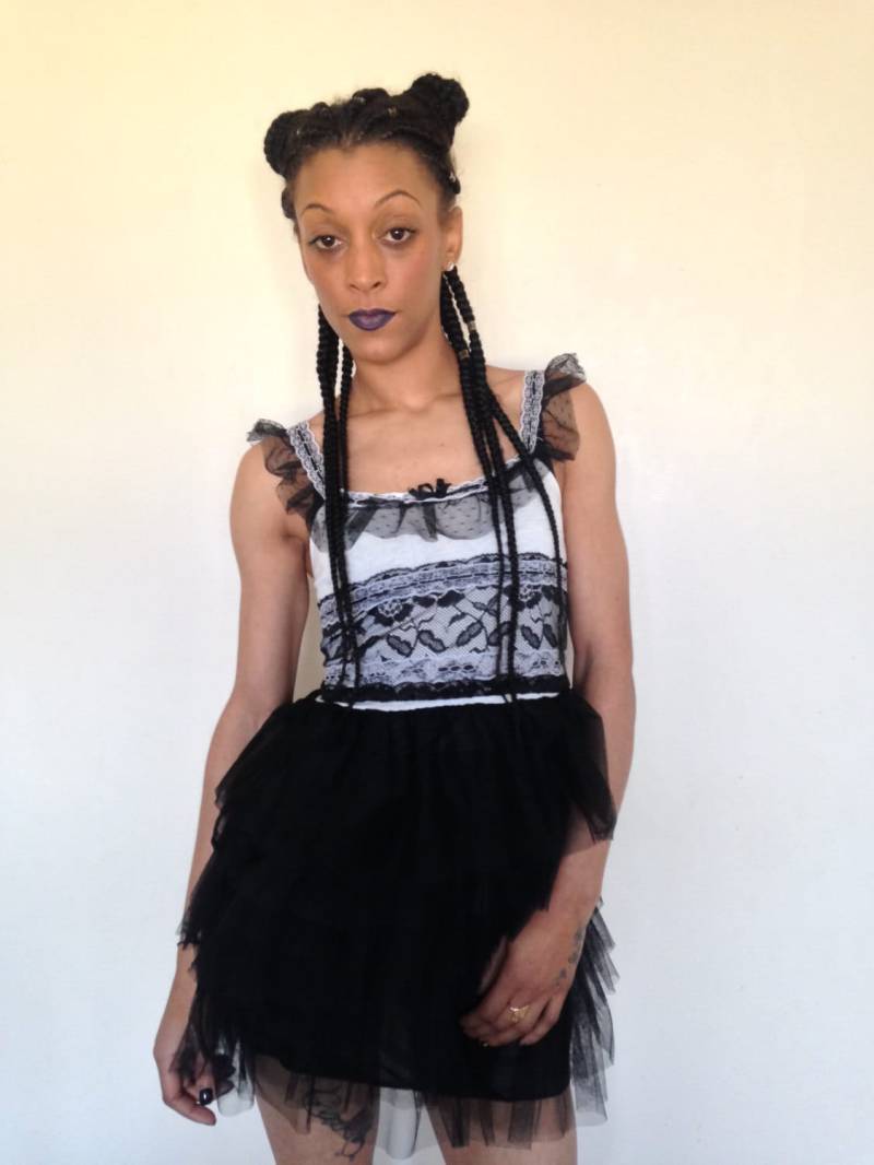 Vtg 90Er Jahre Dolly Creme Und Schwarze Spitze Tüll Rara Rock Mini Kleid Xs/S von PunkorellaVintage