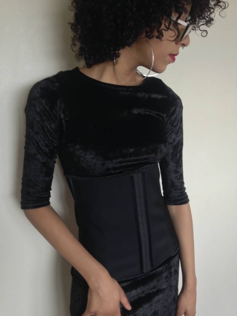 Vtg 90Er Jahre Goth Witchy Schwarz Ohne Knochen Taillenkorsett M von PunkorellaVintage