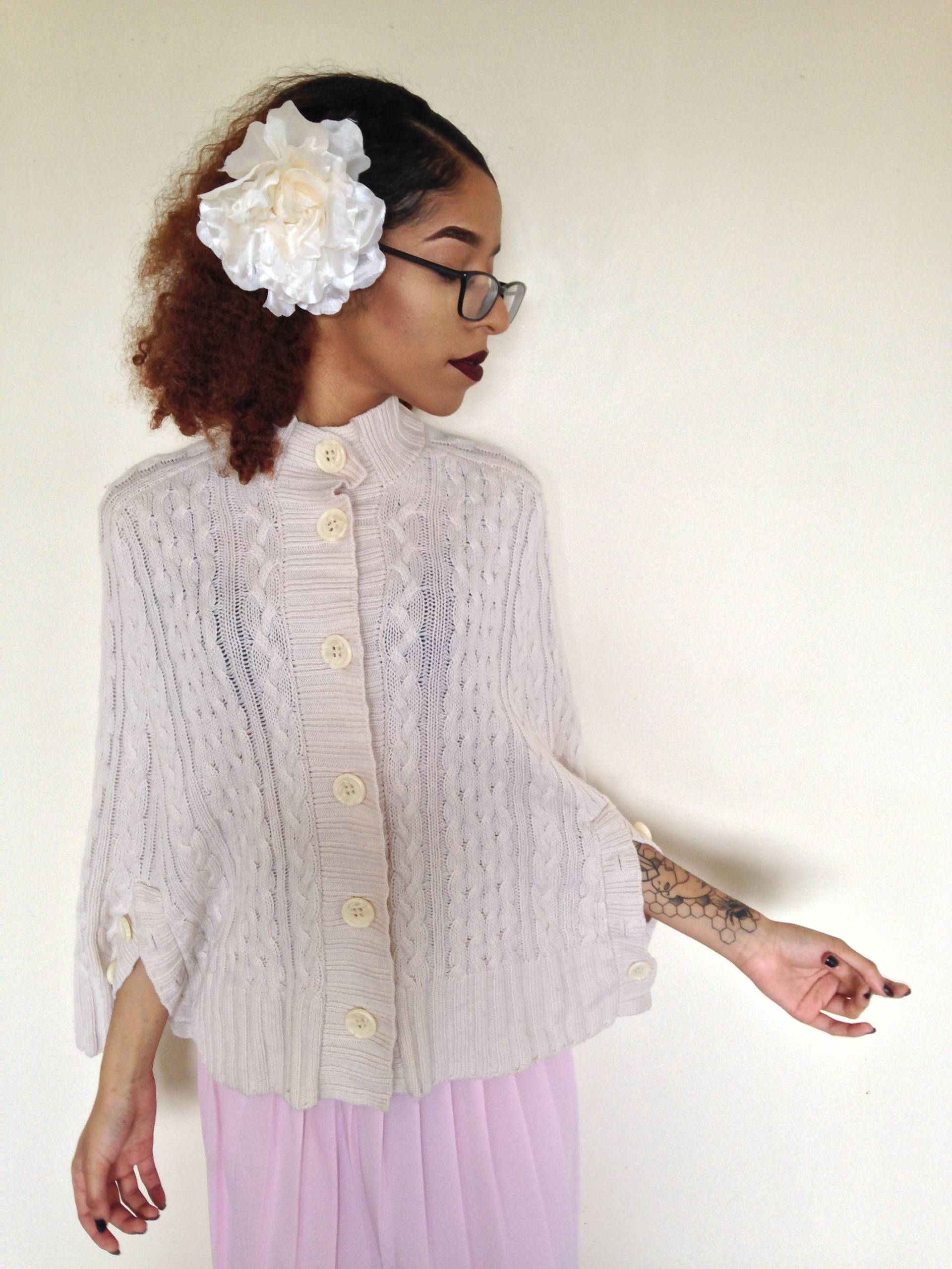 Vtg 90Er Jahre Liz Claiborne Elfenbein Gestrickte Wolle Kaschmir Umhang Poncho S von PunkorellaVintage