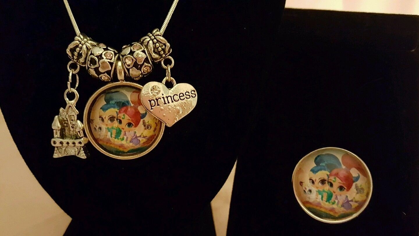 Ringset in Geschenk-Box, Schimmer Und Glanz Mädchen Prinzessin Silber Anhänger Halskette von PunkyDollJewelry