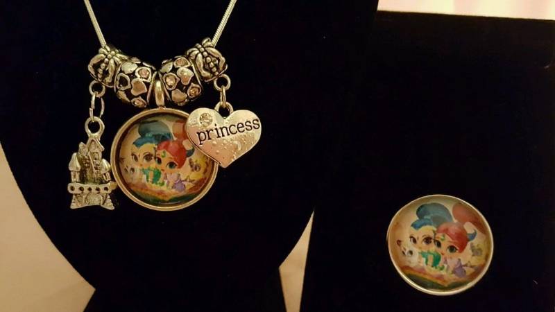 Ringset in Geschenk-Box, Schimmer Und Glanz Mädchen Prinzessin Silber Anhänger Halskette von PunkyDollJewelry