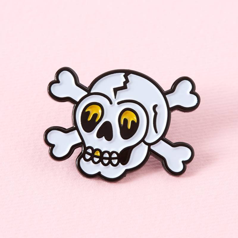 Jolly Roger Skull & Crossbone Emaille Pin/Crossbones Tattoo Illustration Abzeichen Old Skool Anstecknadel, Flash Jolly Roger Skull & Crossbone Emaille Pin/Crossbones Tattoo Illustration Abzeichen Old Skool Anstecknadel, Flash von Punkypins