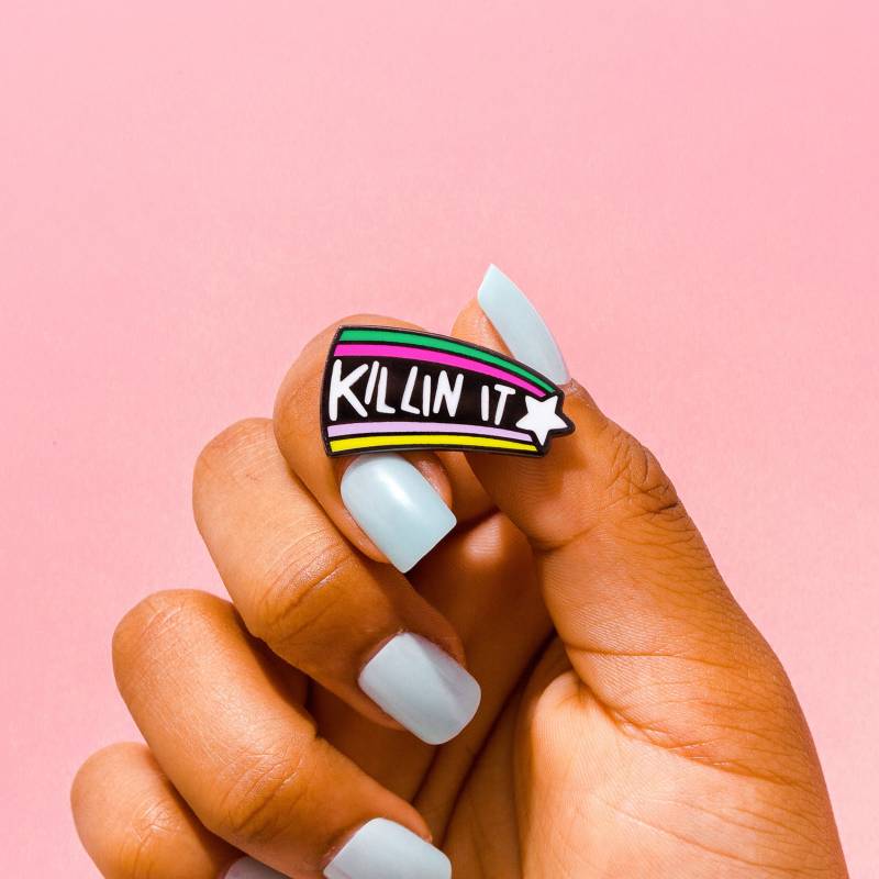 Killin It Pin // Emaille Badge Letterbox Affirmation Starkes Af, Motivationsgeschenk Killin It Pin // Emaille Badge Letterbox Affirmation Starkes Af, Motivationsgeschenk von Punkypins