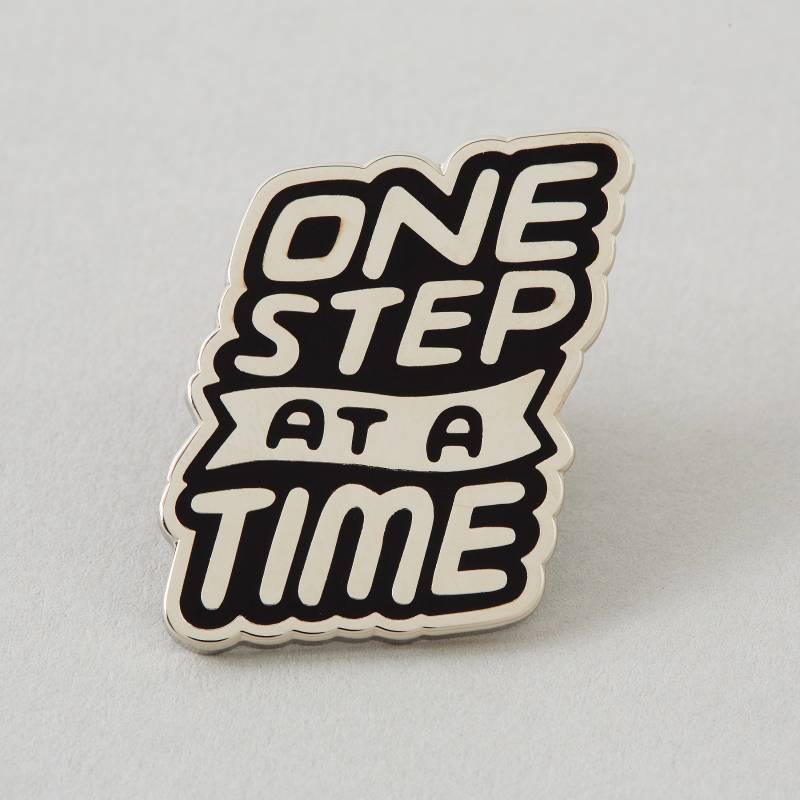 One Step A Time Pin // Anstecknadel Brosche von Punkypins