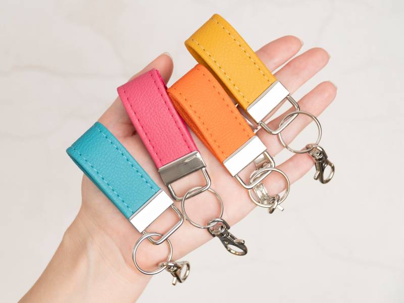 Mini Schlüsselanhänger Aus Leder Mit Drehverschluss, Handgefertigt von PuntoBelle