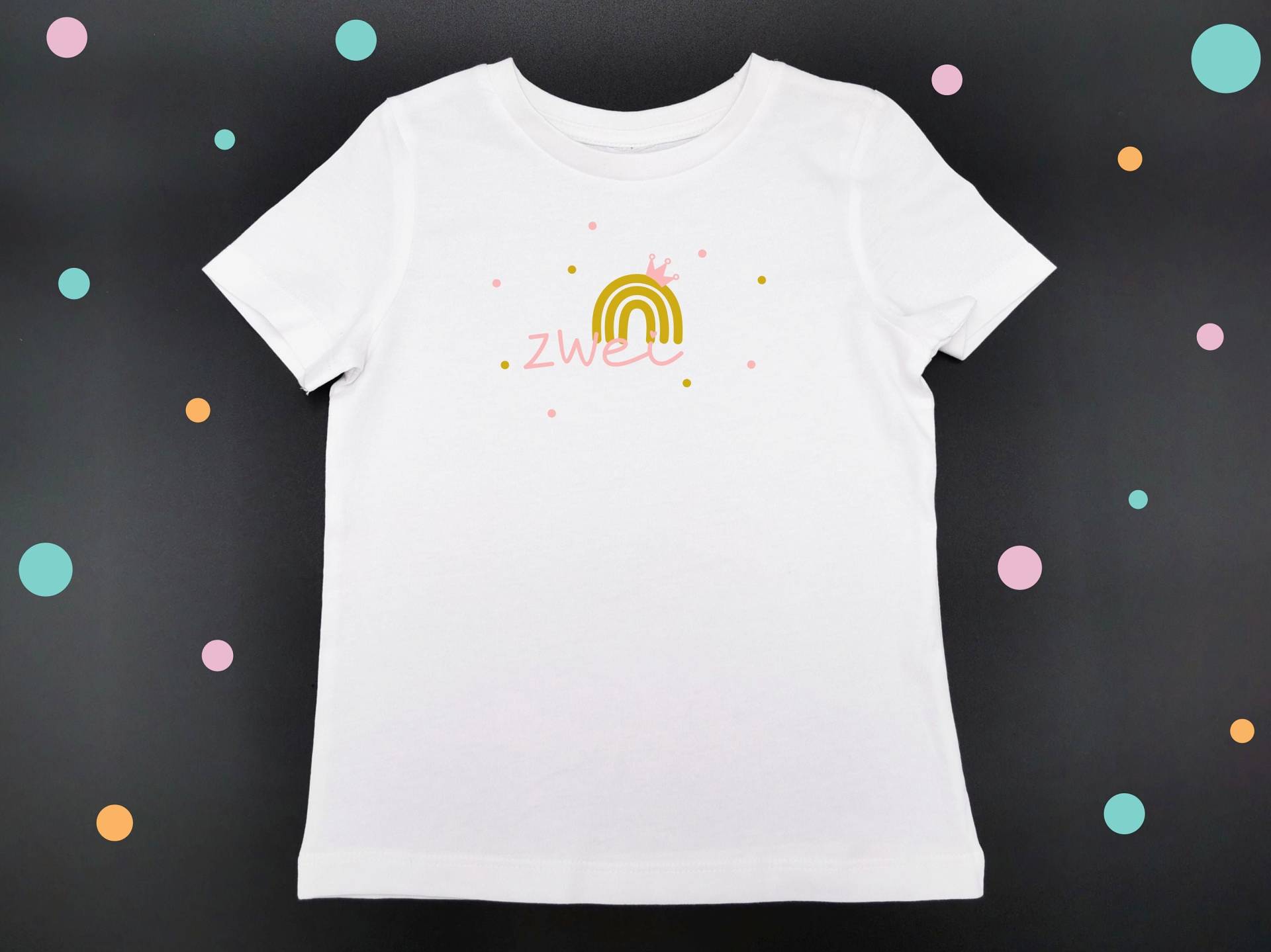 Bügelbild Aufbügler Geburtstag Regenbogen Mit Krone 2Farbig Bügelbild Aufbügler Geburtstag Regenbogen Mit Krone 2Farbig von PuppilottasHandmade