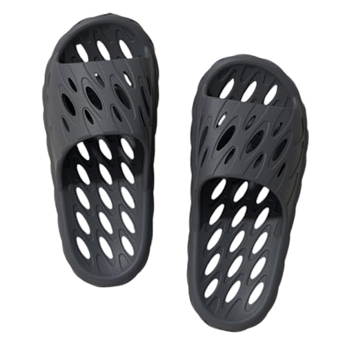 Puramala Herren Hausschuhe Mit Profilsohle - Bequeme Slipper Mit Weichem Fußbett Und Offener Ferse | Rutschfeste Pantoffeln Für Zuhause von Puramala