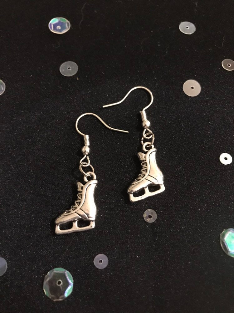 Silber Schlittschuh Ohrringe, Vintage Stil Baumeln Charme Schmuck von PurdypussGifts