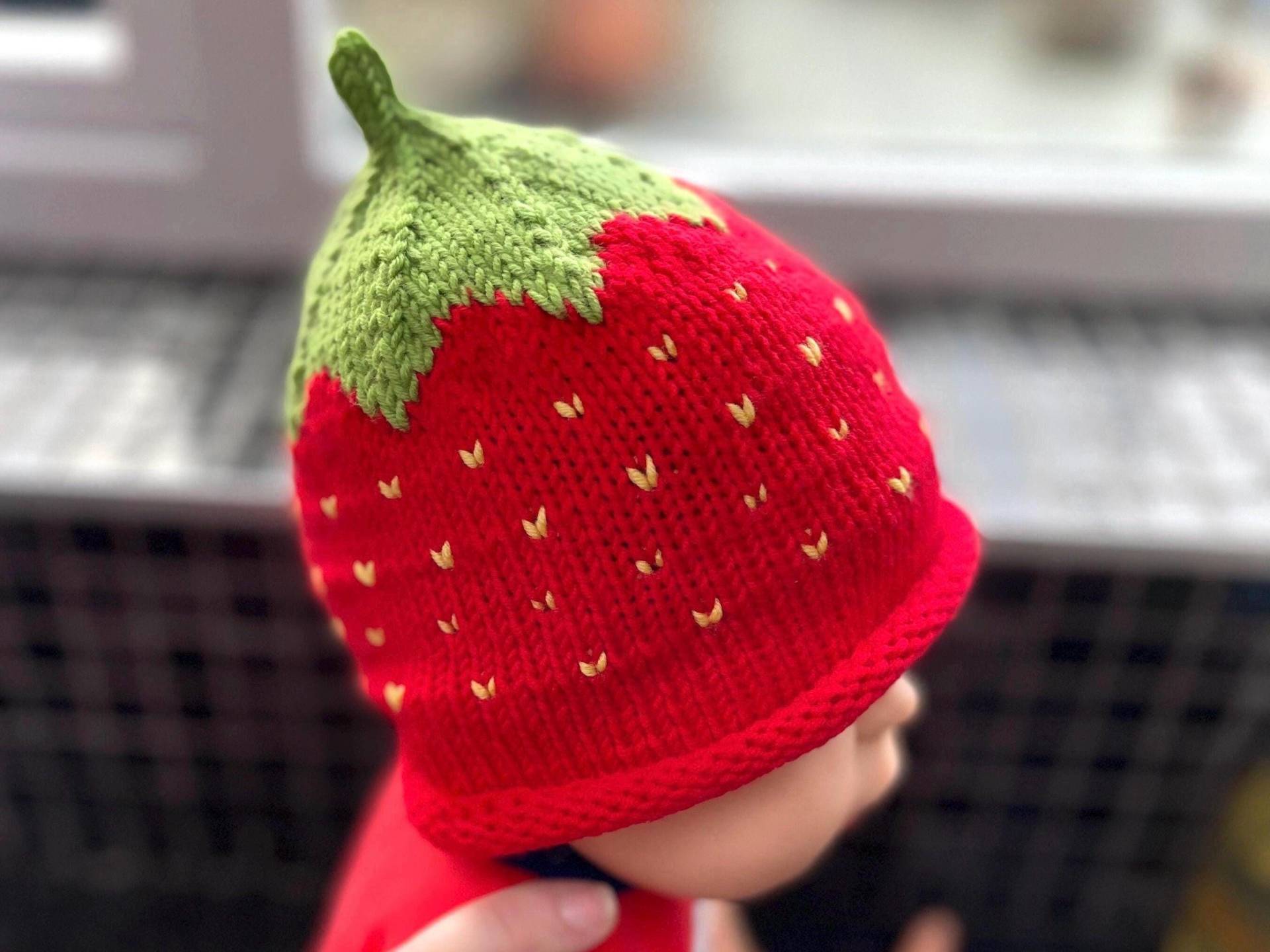 Erdbeer Merino Mütze, Handgestrickt Aus Reiner Luxuswolle Oder Fair Gehandelter Bio-Baumwolle ... Ein Bezauberndes Neues Babygeschenk Erdbeer Merino Mütze, Handgestrickt Aus Reiner Luxuswolle Oder Fair Gehandelter Bio-Baumwolle ... Ein Bezauberndes Neues Babygeschenk von PureBabyKnits
