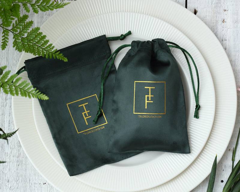 50 Dunkelgrüne Flanellbeutel Mit Individuellem Logo Verpackungsbeutel Für Schmuck, Geschenke Und Geschäftliche Nutzung von PureCottonPacking