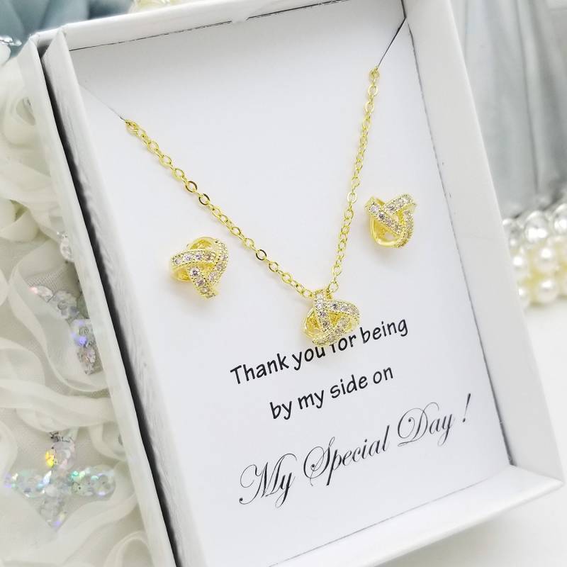 Tie The Knot Ohrringe Mit Cubic Zirkonia Und Halskette Gold Set, Brautjungfer Schmuck-Set Geschenk von PureCrystalSJ