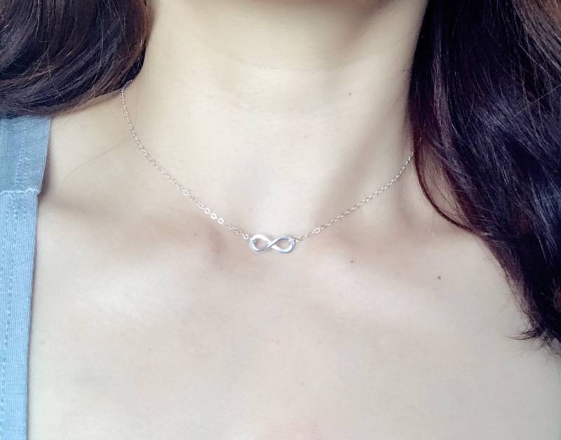 Brautjungferngeschenk, Unendlich Liebe Halskette, Sterling Silber Infinitiv Link Und Goldenes Herz Charm Halsband, Monogramm Charme Valentinstag Brautjungferngeschenk, Unendlich Liebe Halskette, Sterling Silber Infinitiv Link Und Goldenes Herz Charm Halsband, Monogramm Charme Valentinstag von PureOneJewelry