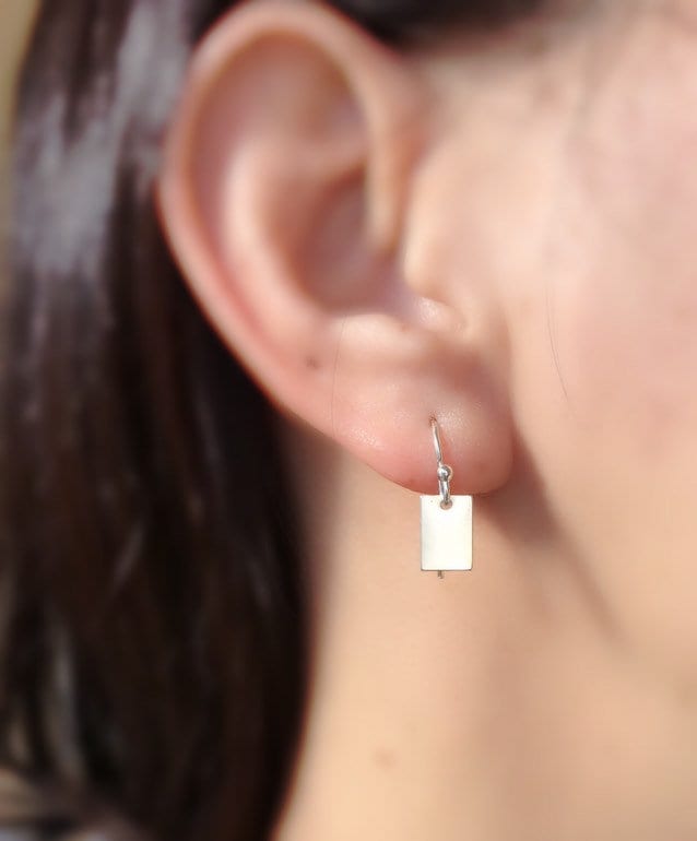 Zierliche Gold Gefüllt Oder Silber Anfangs Rechteck Anhänger Ohrring, Einfache, Zarte Platz Tag Ohrring Blank Personalisierte Kleine Zierliche Gold Gefüllt Oder Silber Anfangs Rechteck Anhänger Ohrring, Einfache, Zarte Platz Tag Ohrring Blank Personalisierte Kleine von PureOneJewelry