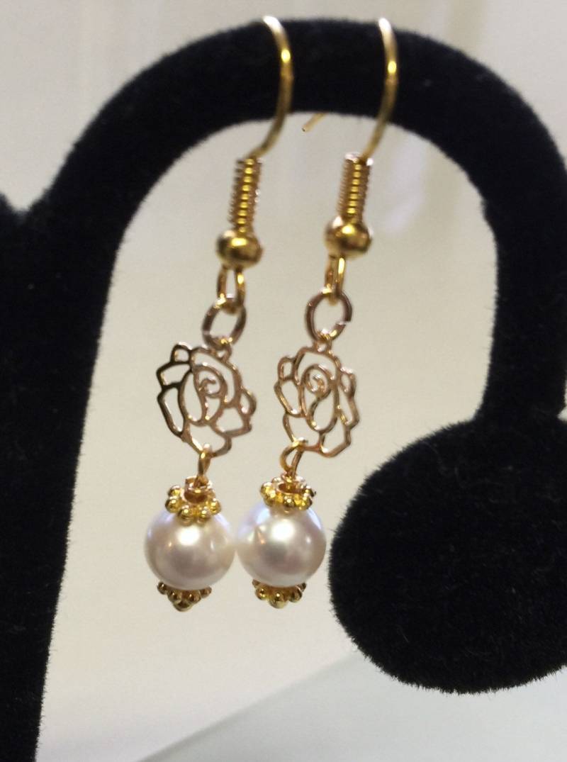 8 Mm Aaa-Süßwasserperlen-Ohrringe Goldrosen-Blumen Baumeln von PurePurePearl