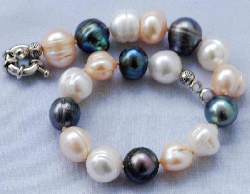 Barock Perlen Armband 10 Mm Peacock Pink & Weiße Süsswasserperlen von PurePurePearl