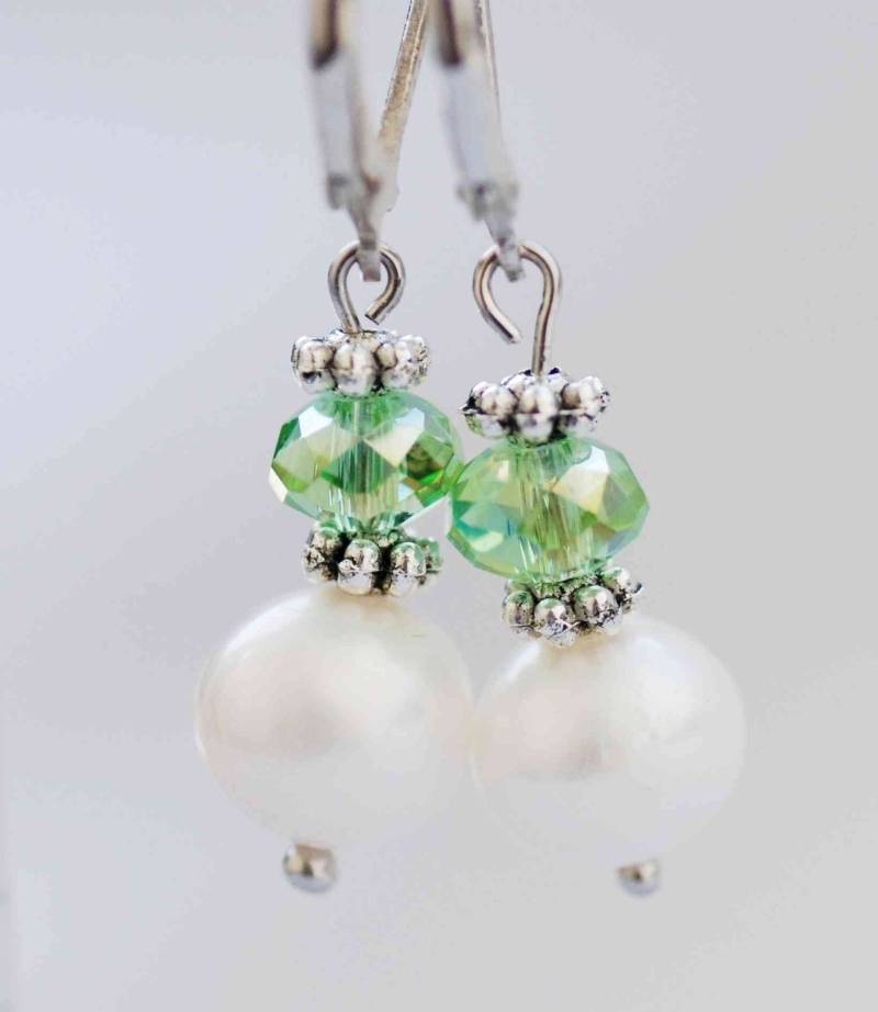 Süsswasser Zucchtperlen Ohrringe Apfelgrüne Swarovski Kristalle, 18K Vergoldet von PurePurePearl