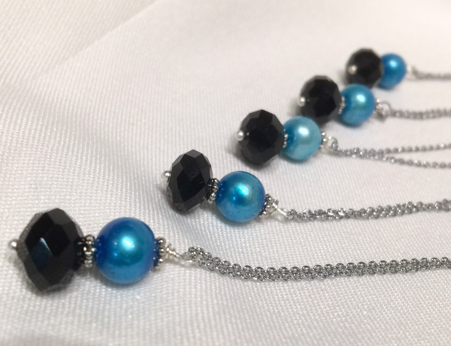 Türkis Perlenkette Schwarzer Swarovski Kristall, Sterling Silber Verschluss von PurePurePearl