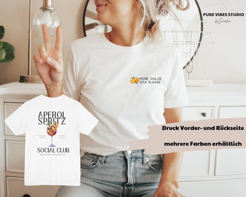 Aperol Spritz Social Club Shirt - Wild Berry Edition Mit Neuem Front-Design Perfekt Für Cocktail-Fans, Stylisch Und Voller Dolce Vita-Vibes von PureVibesStudiobyS