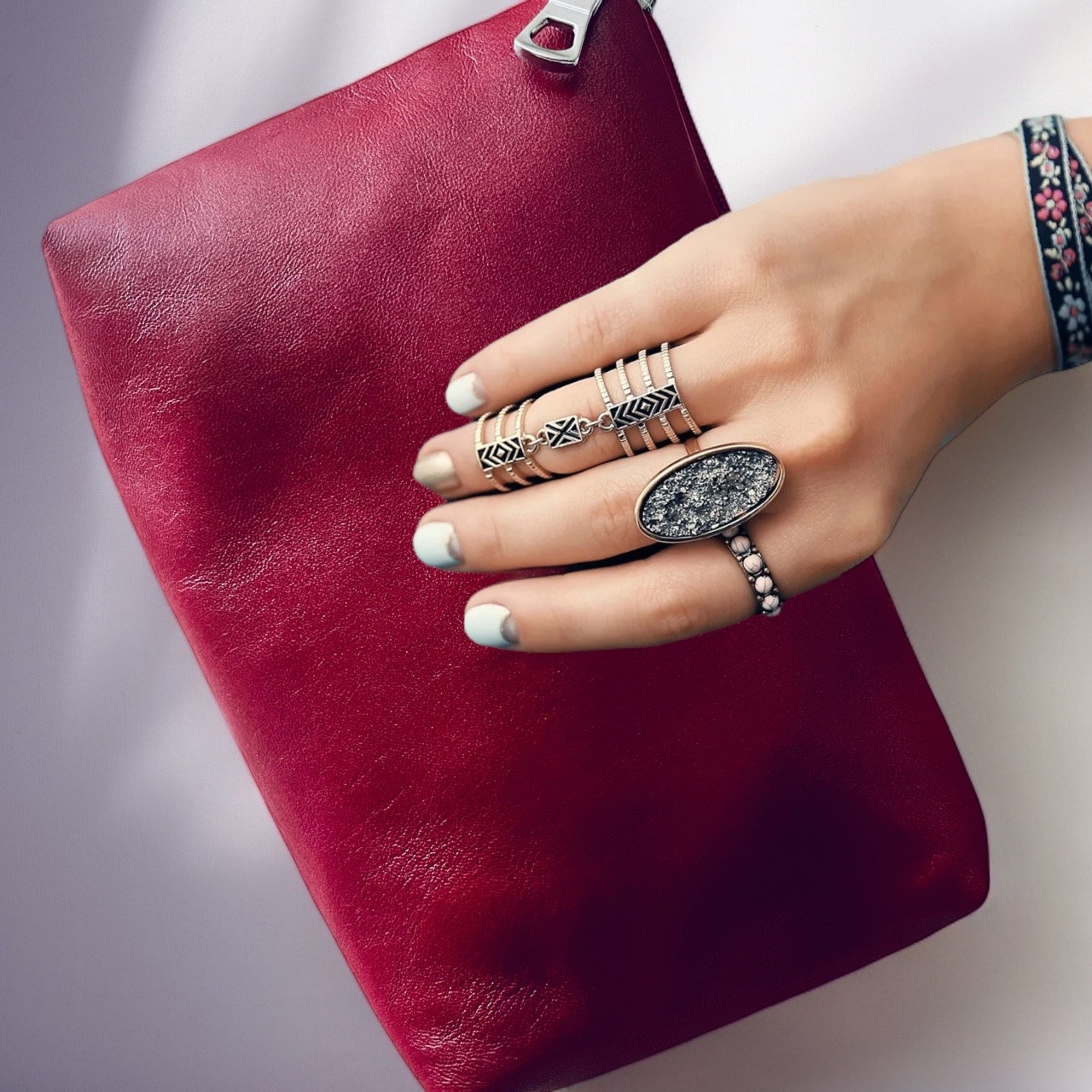 Pouch Light Metallic Bordeaux Pouch Light Metallic Bordeaux von PureVybz