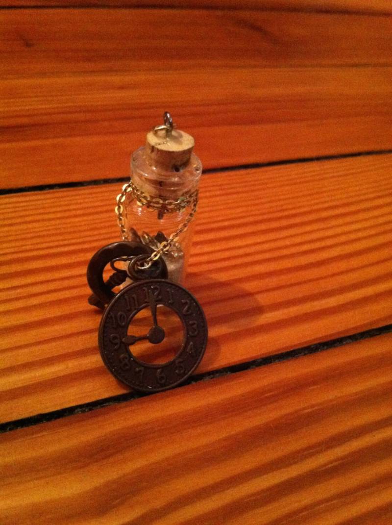 Nachricht in Einer Flasche-Alice Wonderland-Schatz-Anhänger Nachricht in Einer Flasche-Alice Wonderland-Schatz-Anhänger von PurelyPurpled