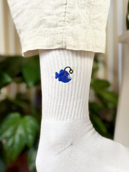 Purewater Anglerfisch | Bio Baumwoll Socken | Bestickt von Purewater