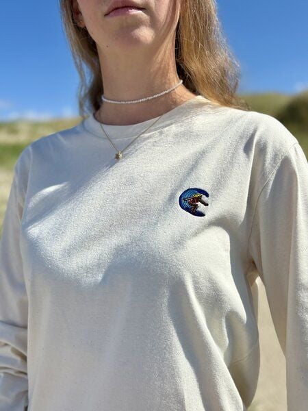 Purewater Surferin | Besticktes Bio Baumwoll T-Shirt | Stickerei von Purewater
