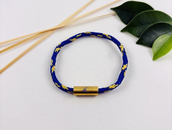 Purewater Upcycling-Geisternetzarmband mit gravierter Welle (Unisex) von Purewater