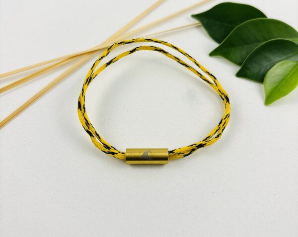 Purewater Upcycling-Geisternetzarmband mit gravierter Welle (Unisex) von Purewater