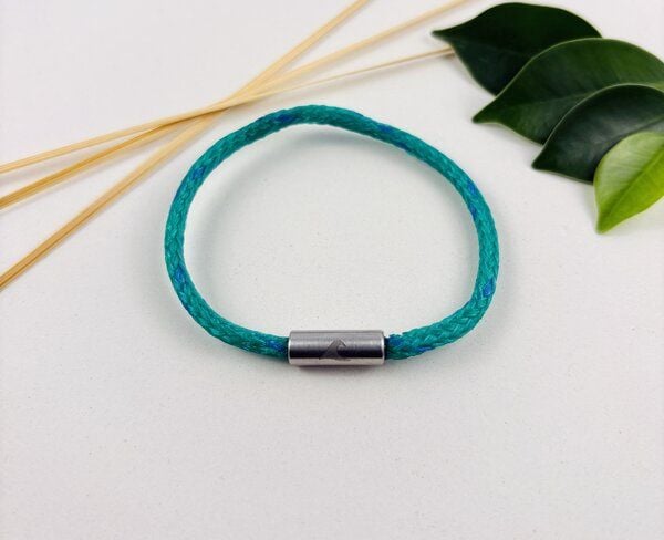 Purewater Upcycling-Geisternetzarmband mit gravierter Welle (Unisex) von Purewater