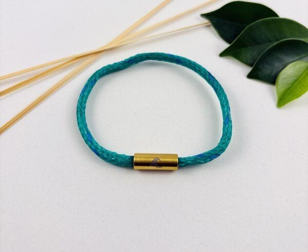 Purewater Upcycling-Geisternetzarmband mit gravierter Welle (Unisex) von Purewater