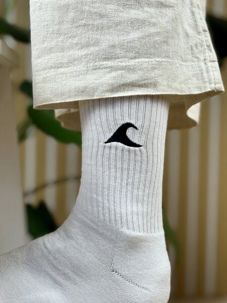 Purewater Welle | Bio Baumwoll Socken | Bestickt von Purewater