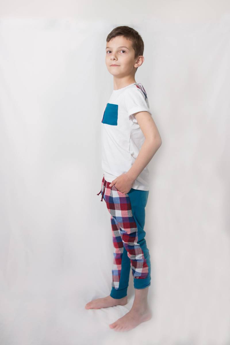 Hose Für Jungs, Zwei Tipe Stoffe-Petrol Blau Baumwolle Auf Der Rückseite Und Schal in Blau, Rot Weiß Vorn, Niedrigen Boden, Slim-Modell von PurityK