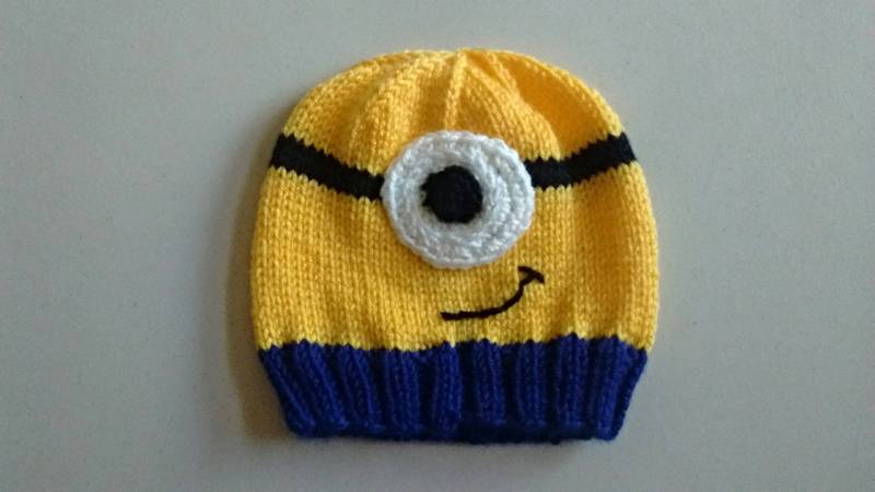 9-12 Monate Minion Mütze - Handgestrickt von PurlsByGrace