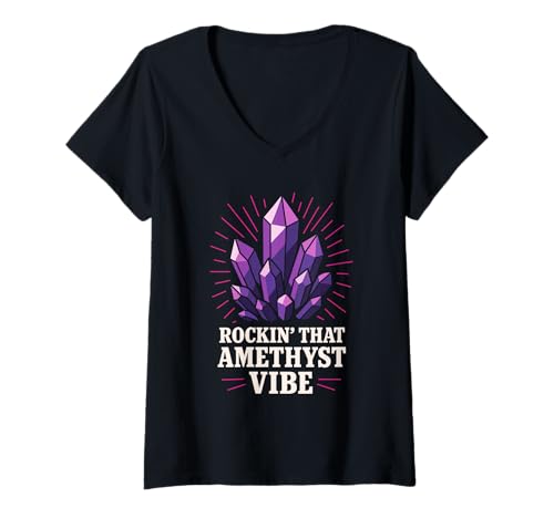 Damen Amethyst-Süchtige, heilende Kristallenergie, Hexenkern, Spirituell T-Shirt mit V-Ausschnitt Damen Amethyst-Süchtige, heilende Kristallenergie, Hexenkern, Spirituell T-Shirt mit V-Ausschnitt von Purple Crystal Lover Powered by Amethyst Lifestyle