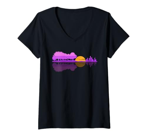 Damen Sunset Reflection Nature and Cityscape Minimalistische Kunst T-Shirt mit V-Ausschnitt von Purple Orange Landschaft Tranquil Evening Wanddeko