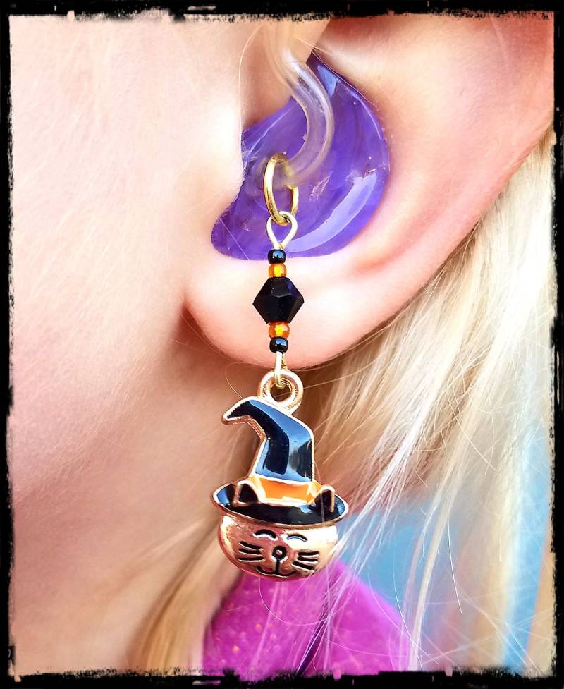 Hörgeräte Anhänger Entzückende Vergoldete Halloween Katzen Mit Glasperlen Auch Als Passendes Mutter-Tochter-Set Erhältlich von PurpleCatAidCharms