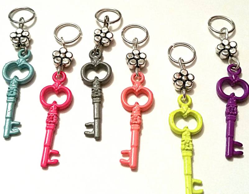 Hörgeräte Charms Geblümte Schlüssel in Lebhaften Farben | Erhältlich Passenden Mutter Tochter Sets von PurpleCatAidCharms