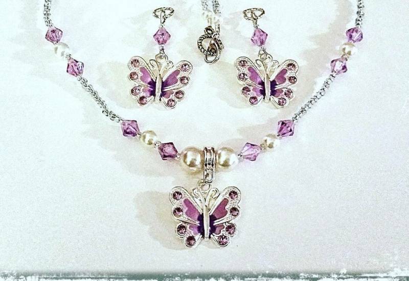 Perlenkette Und Set Zierliche Glasperlen Halskette Mit Strass Schmetterling Anhänger | Erhältlich in Mehreren Farboptionen von PurpleCatAidCharms