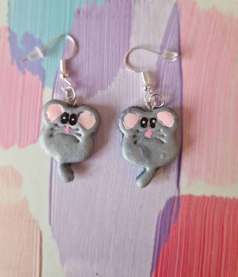 Mollige Graue Maus Ohrringe - Handgemachte Tonohrringe Mit Epoxy Details Wunderlicher Schmuck Nettes Geschenk Für Sie Mollige Graue Maus Ohrringe - Handgemachte Tonohrringe Mit Epoxy Details Wunderlicher Schmuck Nettes Geschenk Für Sie von PurpleCatShop