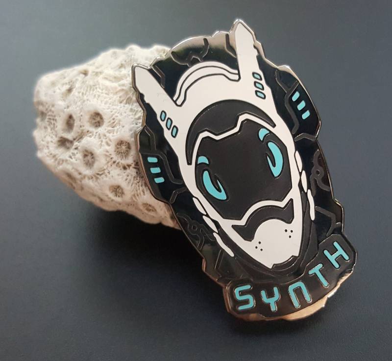 Synth Enamel Pin Black Nickel von PurpleCoffeeCafe