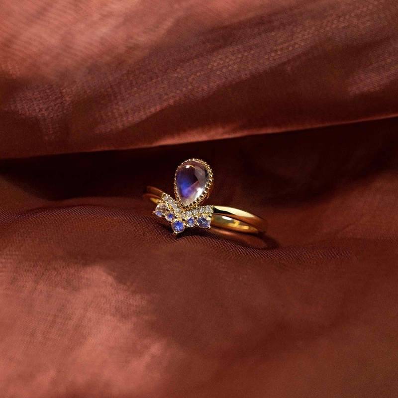Benutzerdefinierte Geburtsstein Ring - Teardrop Goldring, Mondstein Ring, Personalisierte Minimalist Vintage Zierlicher Stapelbarer von PurpleMayJewellery