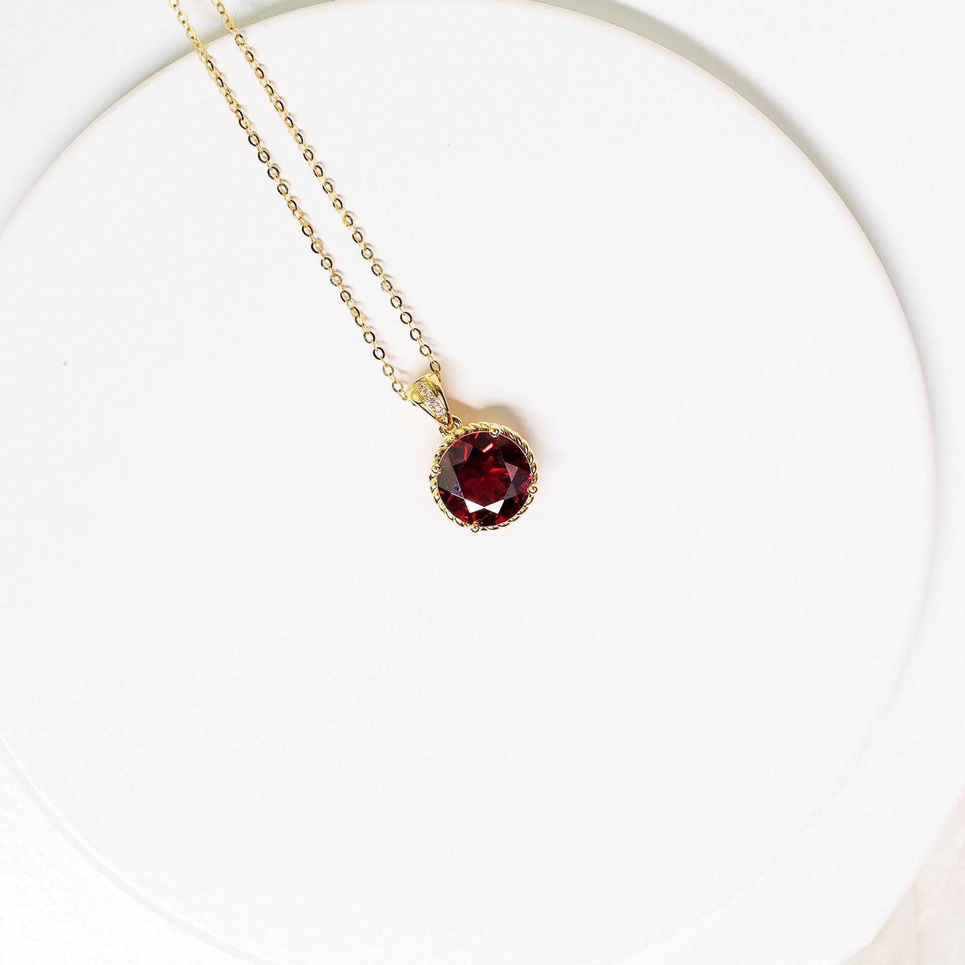 Handgemachter Schmuck, 18K 14K Solid Gold Red Granat Halskette, Dressing Diamant Bail Personalisiertes Individuelles Geschenk P047 von PurpleMayJewellery