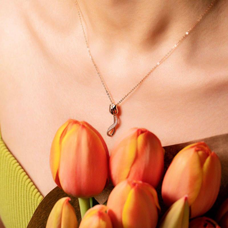 Gold Blumenhalskette, Tulpe Gold Halskette, Anhänger Halskette, Solid Handgemachter Schmuck, Trendy Best Friend Geschenk von PurpleMayJewellery