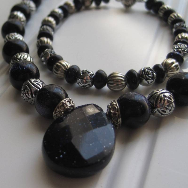Midnight Blue Goldstone Halskette Und Armband Set Midnight Blue Goldstone Halskette Und Armband Set von PurplePopsicle
