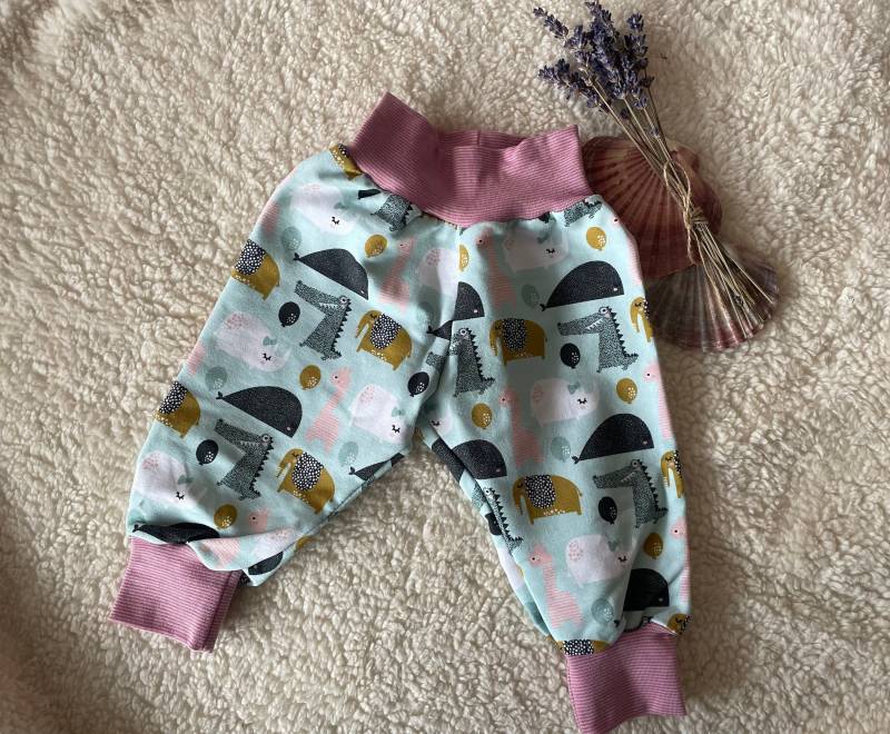 Pumphose Babyhose Tiere Hose Baby Unisex Gr. 68 Baumwolljersey Bündchenhose von PurpleSewingMachine