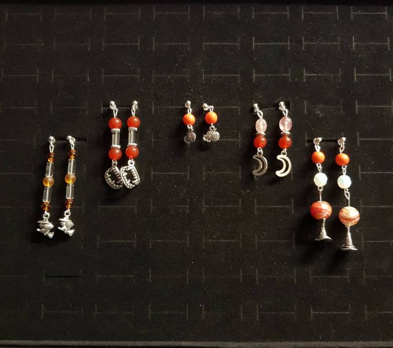 Pagan, Wiccan. Ohrringe Verschiedene Halbedelsteine Und Tibetsilber Charms, 925 Silber Ohrstecker, Schöne Orangen, Rottöne. Kostenloser Versand in Uk Pagan, Wiccan. Ohrringe Verschiedene Halbedelsteine Und Tibetsilber Charms, 925 Silber Ohrstecker, Schöne Orangen, Rottöne. Kostenloser Versand in Uk von PurpleVampireStore