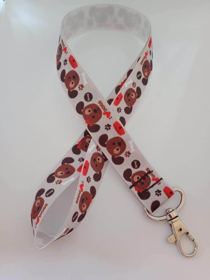 Braunes I Love Hunde Valentinstag Herz Schlüsselband/Ausweishalter von Purpleponypets