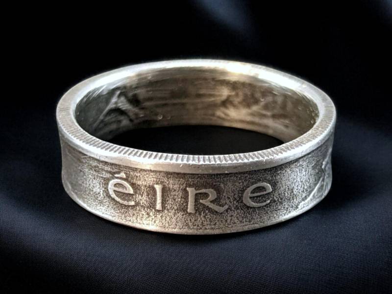 Handgefertigter Münzring Aus Irland - Eire Wählbares Prägejahr Personalisierbare Gravur Möglich von SilberMondSchmiede