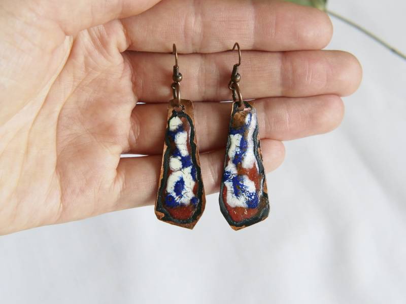 Kupfer Ohrringe Blau Abstrakte Handgemachte Ukraine Geschäfte Verkäufer Ukrainisch Schmuck Metall von PushkarFamilyStudio