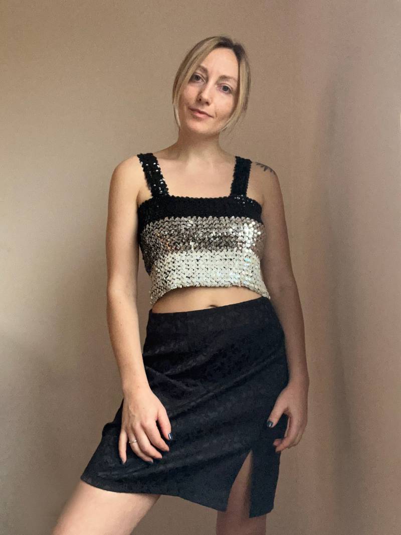 Schwarzer Vintage Minirock | Bestickter Retro Rock 90Er Jahre Nostalgie Bekleidung Hohe Taille Kurzer Lässiger Second Hand Kleidung von PutOnVintage